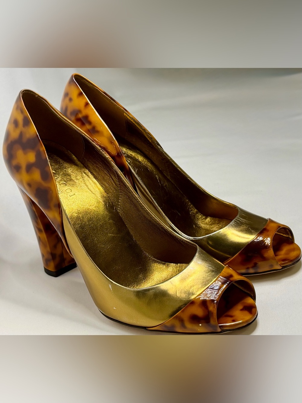 Gucci Vintage Tortoiseshell Patent Metallic Gold Peep Toe Pumps 37.5C